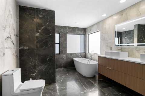 Купить виллу или дом в Бока-Ратон, Флорида 5 спален, 277.68м2, № 2043456 - фото 24