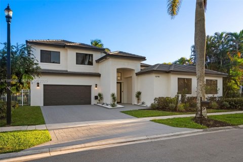 Купить виллу или дом в Бока-Ратон, Флорида 5 спален, 277.68м2, № 2043456 - фото 3