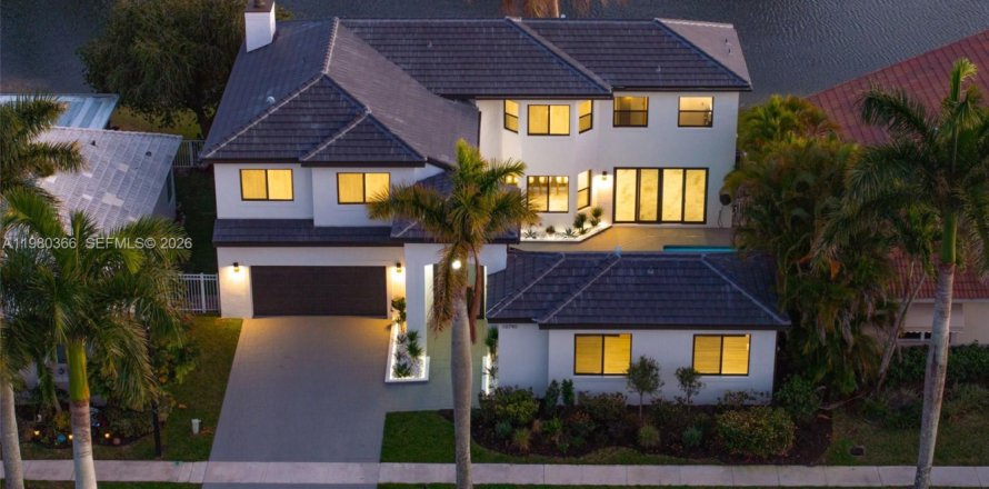 Дом в Бока-Ратон, Флорида 5 спален, 277.68м2 № 2043456