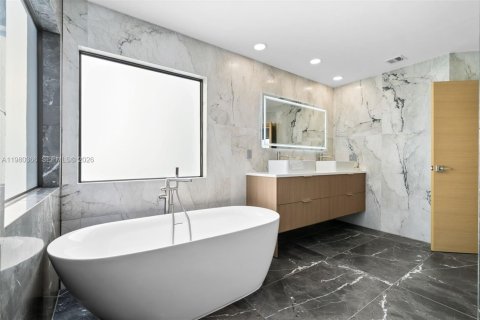 Купить виллу или дом в Бока-Ратон, Флорида 5 спален, 277.68м2, № 2043456 - фото 25