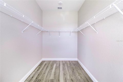 Casa en venta en Lakeland, Florida, 4 dormitorios, 185.8 m2 № 2309935 - foto 16
