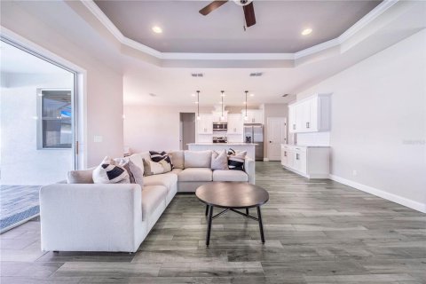 Casa en venta en Lakeland, Florida, 4 dormitorios, 185.8 m2 № 2309935 - foto 6
