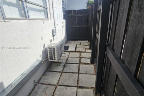 Appartement à louer à Hialeah, Floride: 1 chambre № 1969261 - photo 2