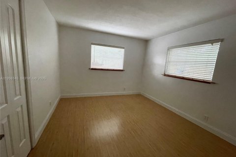 Снять в аренду кондоминиум в Форт-Лодердейл, Флорида 2 спальни, 65.22м2, № 2009882 - фото 4