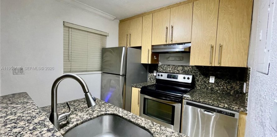 Кондоминиум с 2 спальнями в Форт-Лодердейл, Флорида № 2009882