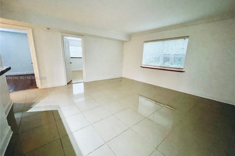 Снять в аренду кондоминиум в Форт-Лодердейл, Флорида 2 спальни, 65.22м2, № 2009882 - фото 3