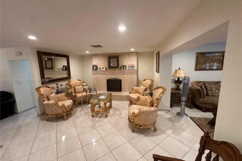 Casa en venta en Southwest Ranches, Florida, 4 dormitorios, 299.33 m2 № 2081636 - foto 18