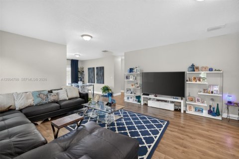 House in Fort Lauderdale, Florida 3 bedrooms, 164.44 sq.m. № 2069839 - photo 8