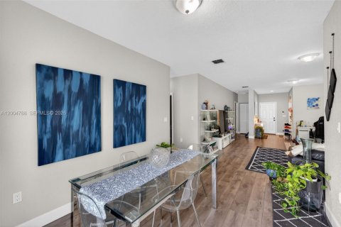 House in Fort Lauderdale, Florida 3 bedrooms, 164.44 sq.m. № 2069839 - photo 11