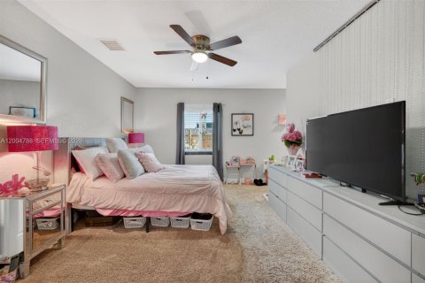 House in Fort Lauderdale, Florida 3 bedrooms, 164.44 sq.m. № 2069839 - photo 22