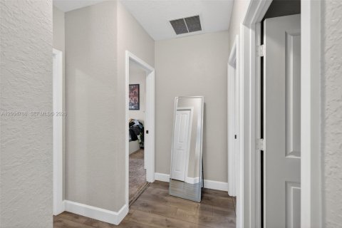 House in Fort Lauderdale, Florida 3 bedrooms, 164.44 sq.m. № 2069839 - photo 30