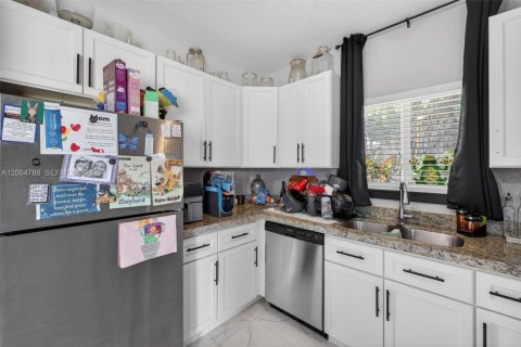 House in Fort Lauderdale, Florida 3 bedrooms, 164.44 sq.m. № 2069839 - photo 19