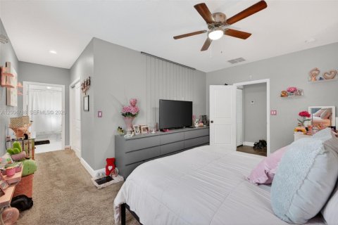 House in Fort Lauderdale, Florida 3 bedrooms, 164.44 sq.m. № 2069839 - photo 25