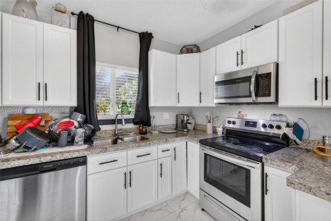 House in Fort Lauderdale, Florida 3 bedrooms, 164.44 sq.m. № 2069839 - photo 18
