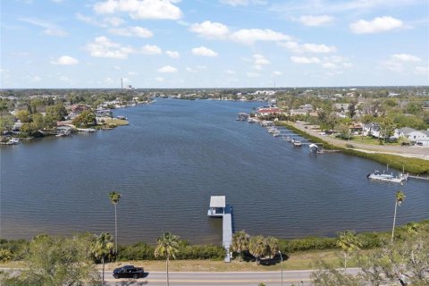 Villa ou maison à vendre à Tarpon Springs, Floride: 2 chambres, 147.9 m2 № 2139380 - photo 28