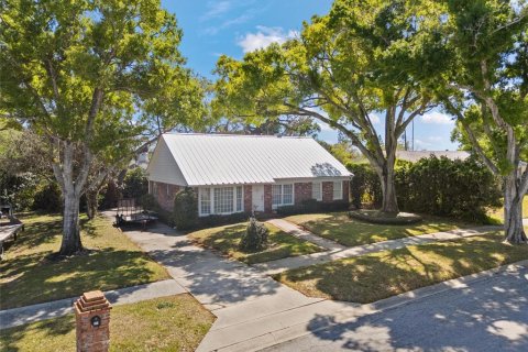 Villa ou maison à vendre à Tarpon Springs, Floride: 2 chambres, 147.9 m2 № 2139380 - photo 2