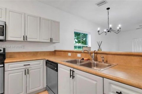Copropriété à vendre à Miramar, Floride: 3 chambres, 116.22 m2 № 2091274 - photo 4