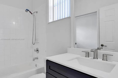 Copropriété à vendre à Miramar, Floride: 3 chambres, 116.22 m2 № 2091274 - photo 16