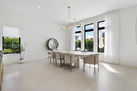 Villa ou maison à vendre à Hollywood, Floride: 4 chambres, 288 m2 № 1950713 - photo 15