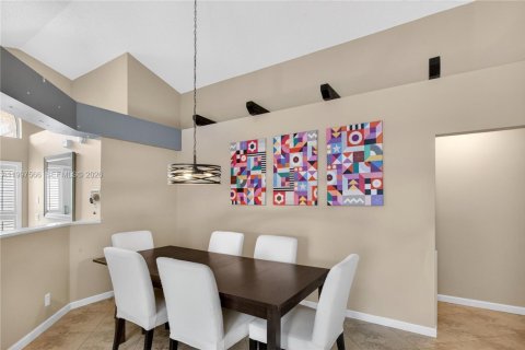 Купить виллу или дом в Корал-Спрингс, Флорида 3 спальни, 147.71м2, № 2068158 - фото 11