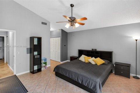 Купить виллу или дом в Корал-Спрингс, Флорида 3 спальни, 147.71м2, № 2068158 - фото 29