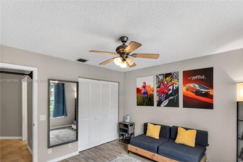 Купить виллу или дом в Корал-Спрингс, Флорида 3 спальни, 147.71м2, № 2068158 - фото 22