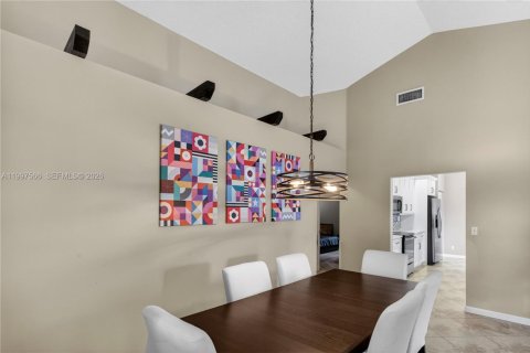 Купить виллу или дом в Корал-Спрингс, Флорида 3 спальни, 147.71м2, № 2068158 - фото 14