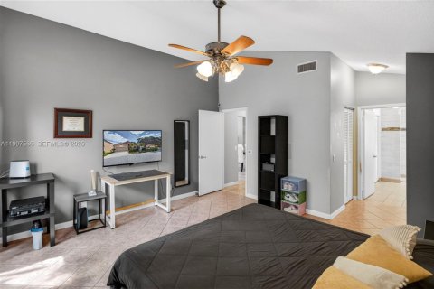 Купить виллу или дом в Корал-Спрингс, Флорида 3 спальни, 147.71м2, № 2068158 - фото 30