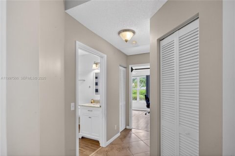 Купить виллу или дом в Корал-Спрингс, Флорида 3 спальни, 147.71м2, № 2068158 - фото 26