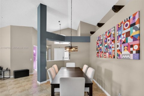 Купить виллу или дом в Корал-Спрингс, Флорида 3 спальни, 147.71м2, № 2068158 - фото 13