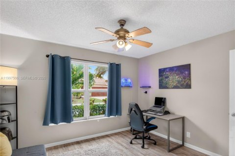 Купить виллу или дом в Корал-Спрингс, Флорида 3 спальни, 147.71м2, № 2068158 - фото 21