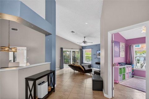 Купить виллу или дом в Корал-Спрингс, Флорида 3 спальни, 147.71м2, № 2068158 - фото 8