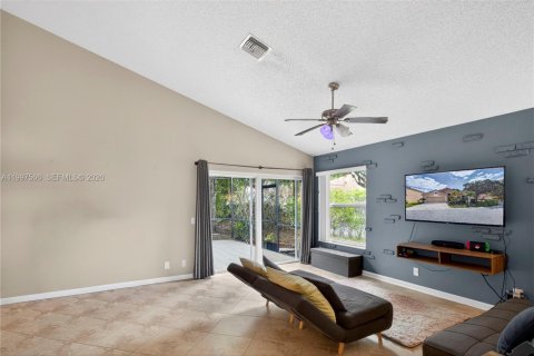 Купить виллу или дом в Корал-Спрингс, Флорида 3 спальни, 147.71м2, № 2068158 - фото 7