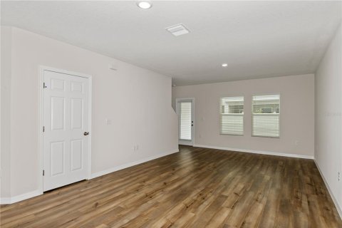 Townhouse in Haines City, Florida 3 bedrooms, 142.51 sq.m. № 1873300 - photo 8