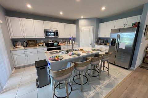 Casa en alquiler en Kissimmee, Florida, 4 dormitorios, 171.4 m2 № 1888693 - foto 4