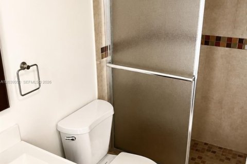 Condominio en alquiler en Sunrise, Florida, 2 dormitorios, 91.6 m2 № 2085718 - foto 3
