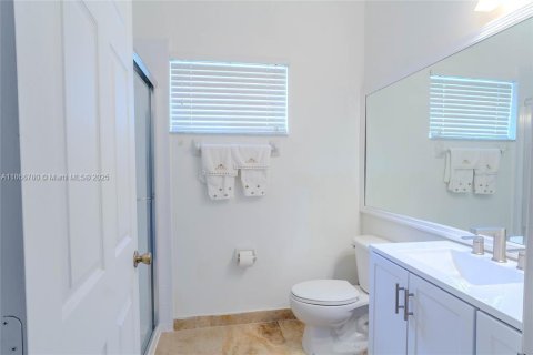 House in Miramar, Florida 3 bedrooms, 156.45 sq.m. № 2015460 - photo 11