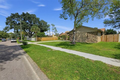 Casa en venta en Tampa, Florida, 3 dormitorios, 130.06 m2 № 2396143 - foto 4