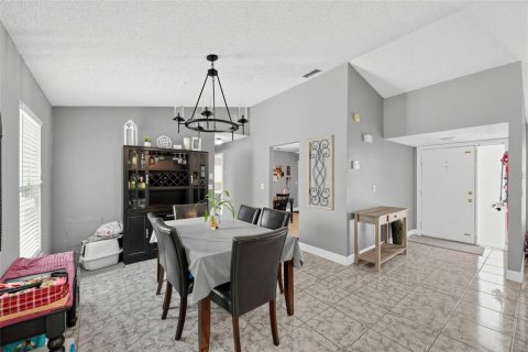 Casa en venta en Tampa, Florida, 3 dormitorios, 130.06 m2 № 2396143 - foto 17
