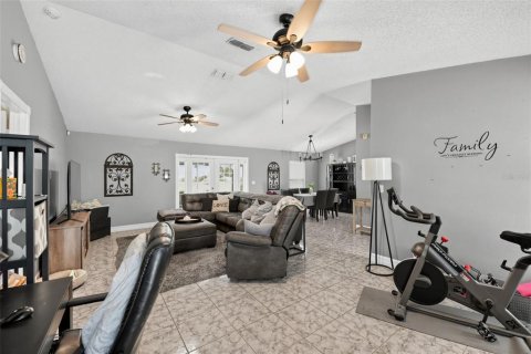Casa en venta en Tampa, Florida, 3 dormitorios, 130.06 m2 № 2396143 - foto 11