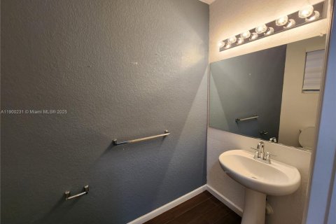 Adosado en alquiler en Homestead, Florida, 3 dormitorios, 160.81 m2 № 1952055 - foto 4