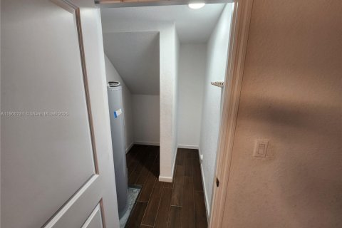 Adosado en alquiler en Homestead, Florida, 3 dormitorios, 160.81 m2 № 1952055 - foto 9