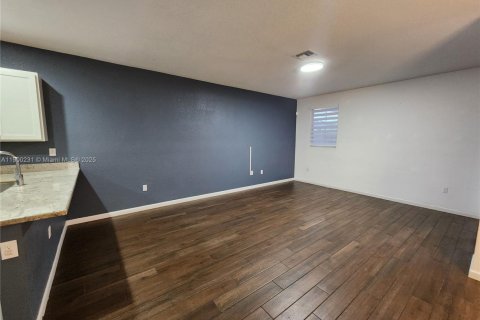 Adosado en alquiler en Homestead, Florida, 3 dormitorios, 160.81 m2 № 1952055 - foto 7