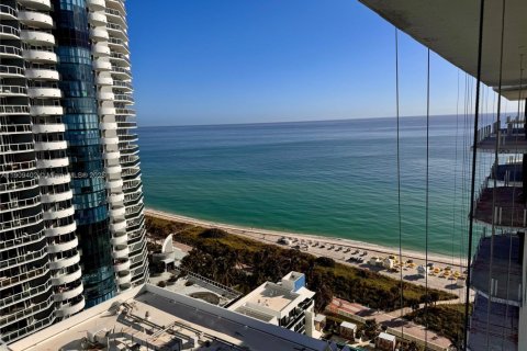 Copropriété à vendre à Miami Beach, Floride: 2 chambres, 129.41 m2 № 1966331 - photo 1
