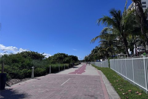 Copropriété à vendre à Miami Beach, Floride: 2 chambres, 129.41 m2 № 1966331 - photo 4
