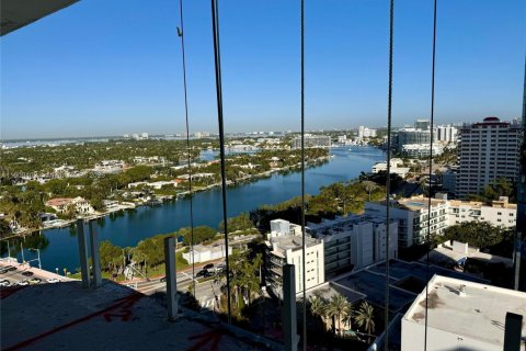 Copropriété à vendre à Miami Beach, Floride: 2 chambres, 129.41 m2 № 1966331 - photo 2
