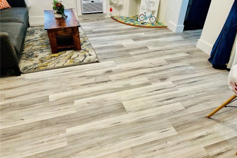 Condominio en venta en Miami Beach, Florida, 1 dormitorio, 37.81 m2 № 1981627 - foto 7