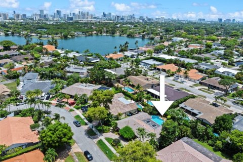 Villa ou maison à vendre à Miami, Floride: 4 chambres, 245.82 m2 № 1936108 - photo 25