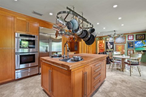 Villa ou maison à vendre à Miami, Floride: 4 chambres, 245.82 m2 № 1936108 - photo 16