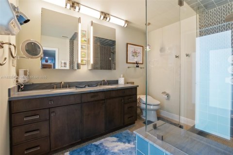 Villa ou maison à vendre à Miami, Floride: 4 chambres, 245.82 m2 № 1936108 - photo 14